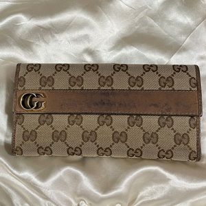 Gucci Wallet - Authentic
